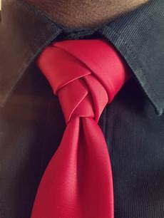 Eldredge Tie Knot
